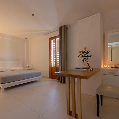 Anamnesis Luxury Hotel